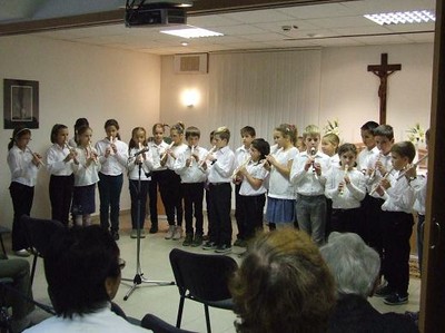 A Szent Orsolya Római KAtolikus Általános Iskola diákjainak műsora (1).JPG - small