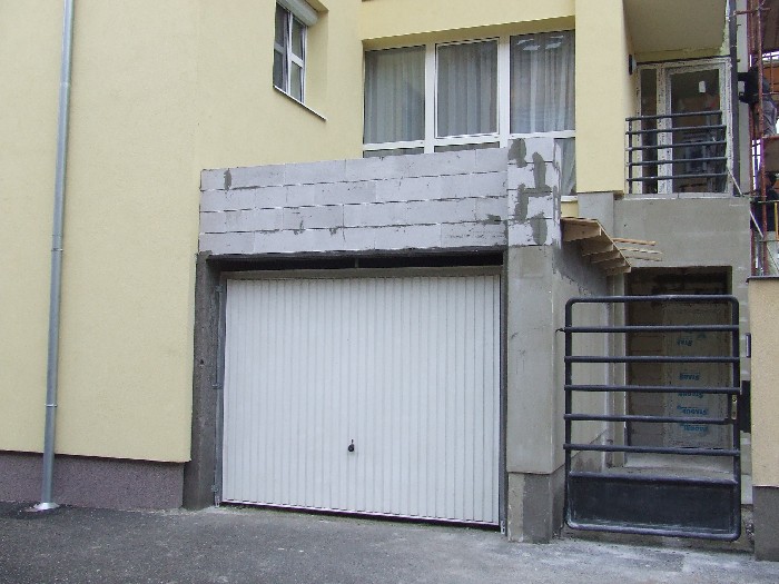 2012.12.20 3. Kész a garázs is.jpg